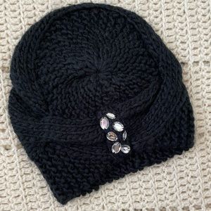 Sisley Knit hat with gem detail. - OS